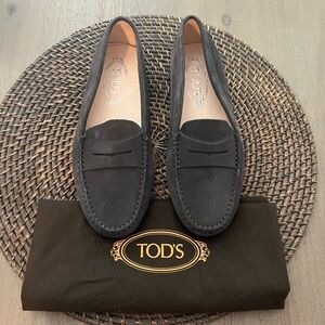 TOD’S | Gommino Driving Shoes in Suede | Grey | Women | 37.5 | NEW
